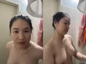 Gái vú ngon, vừa call với em gái vừa tắm